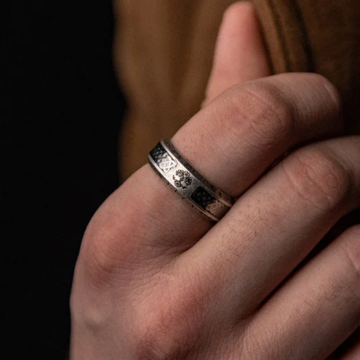 Nordischer Baum Rune Ring