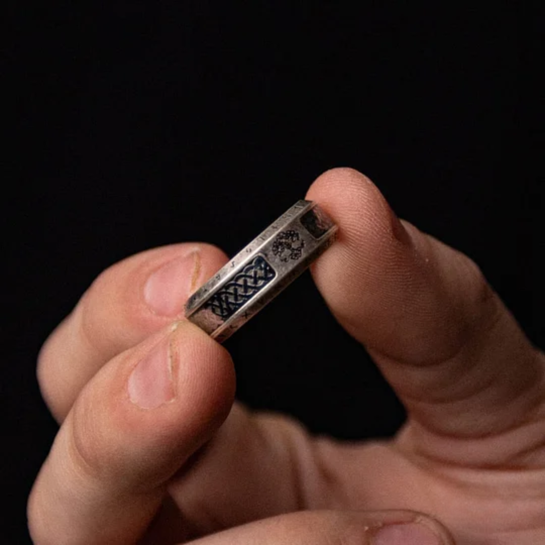 Nordischer Baum Rune Ring